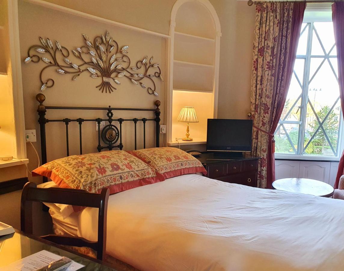 Stow Lodge Hotel Экстерьер фото
